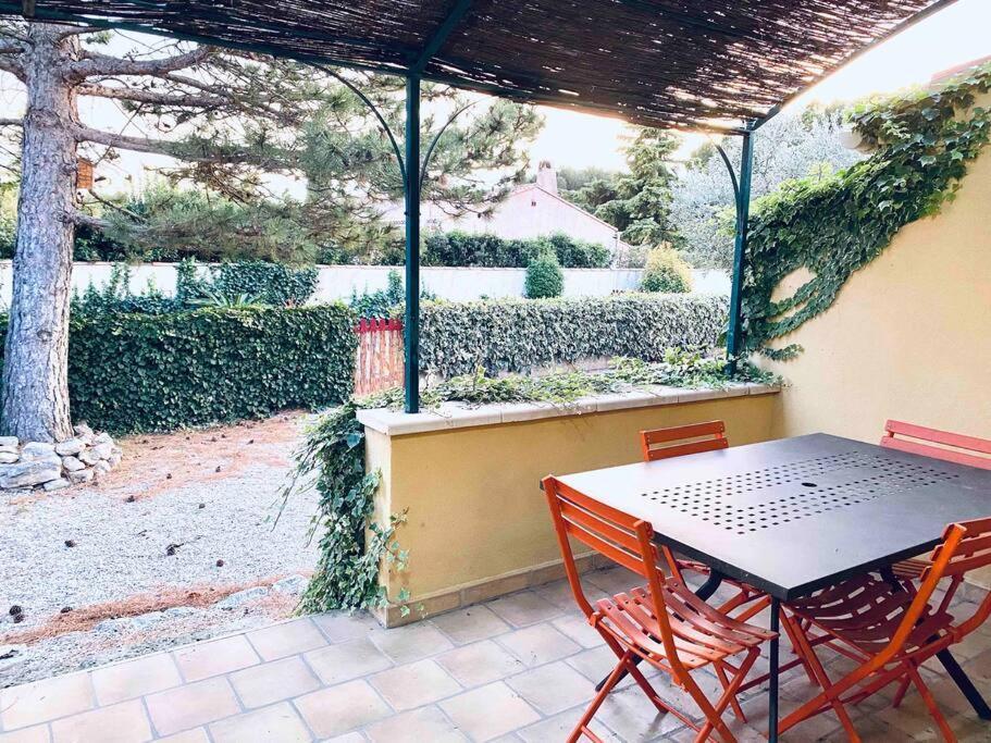 La Pitchoune : Gite Aux Pieds Des Alpilles Мурьес Экстерьер фото