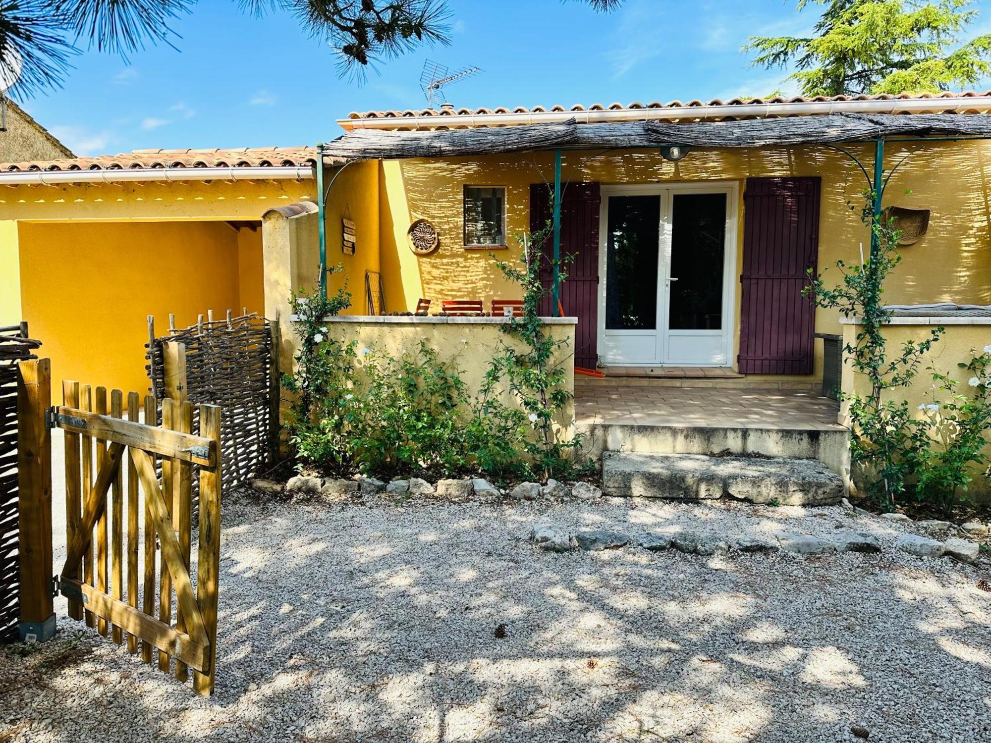 La Pitchoune : Gite Aux Pieds Des Alpilles Мурьес Экстерьер фото